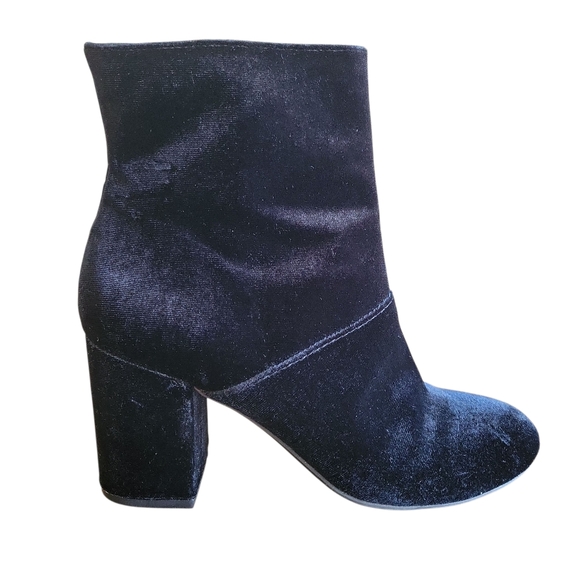 American Eagle Women's Black Velvet Fall Booties - Size 8 - Picture 9 of 14